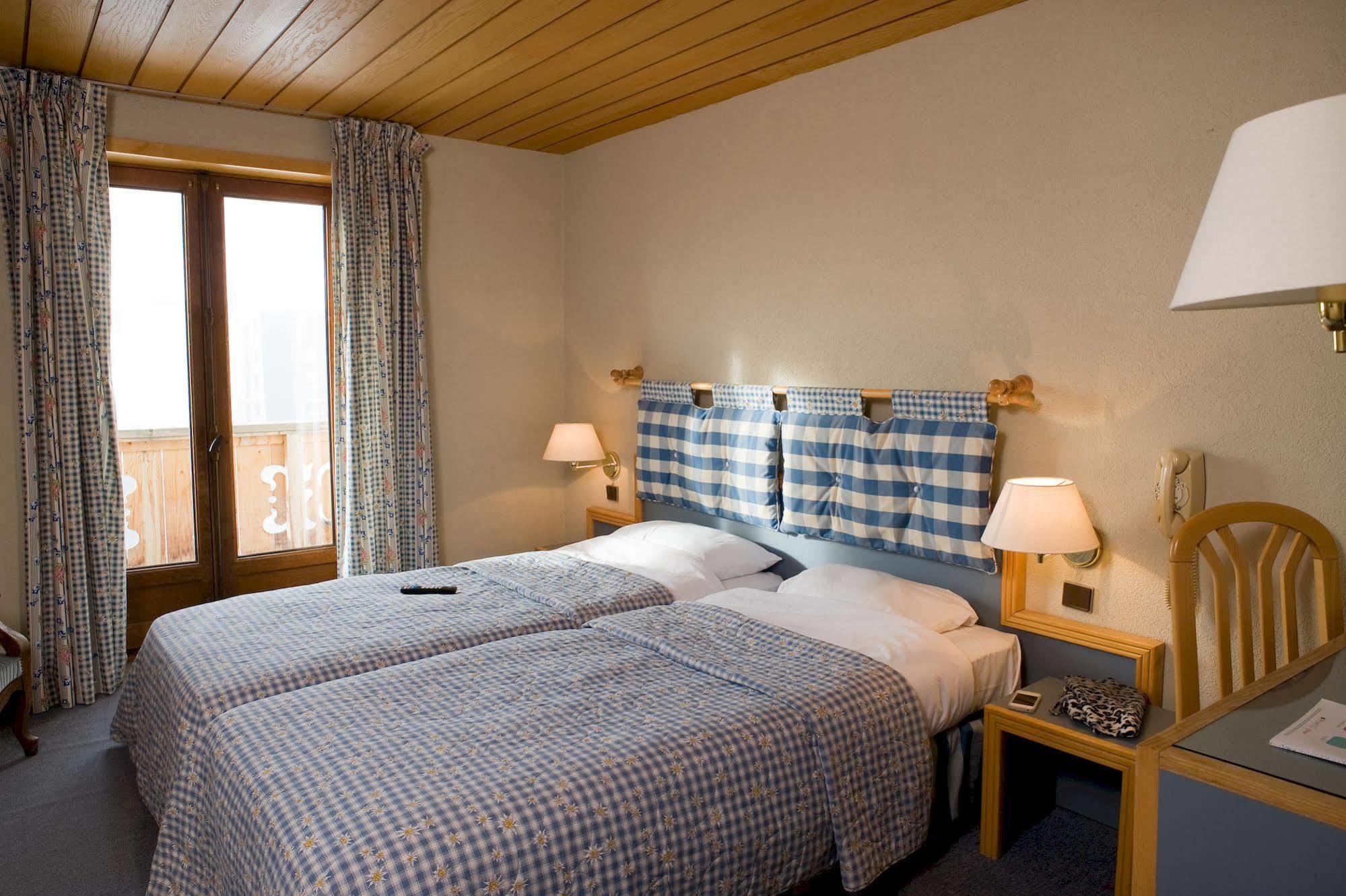 Madame Vacances Hotel Le Christina Alpe d'Huez Εξωτερικό φωτογραφία